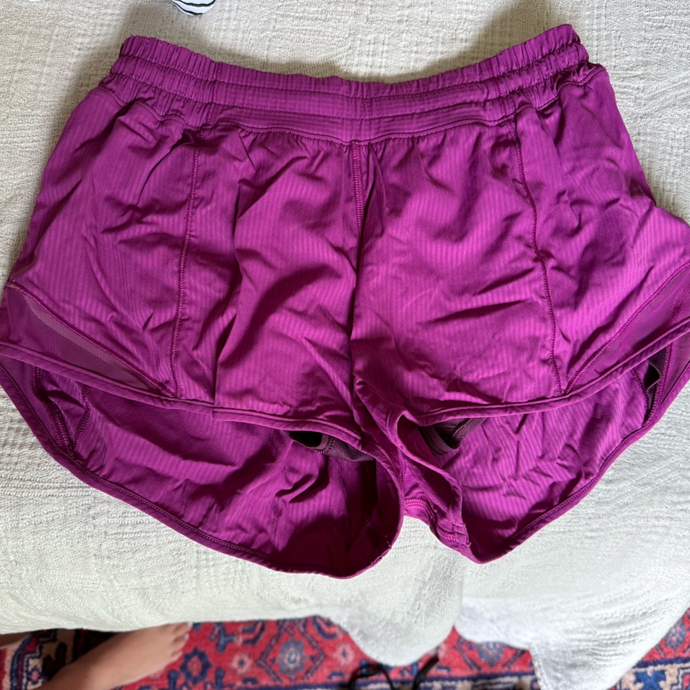Lululemon hotty hot